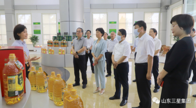 山东省粮食和物资储备局党组书记、局长王伟华来蘑菇视频
调研