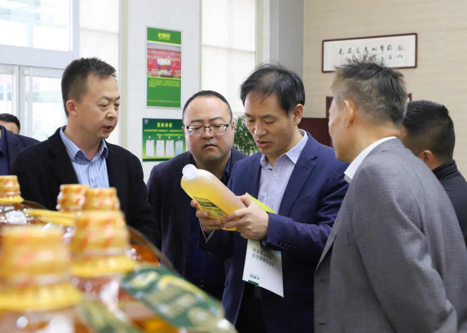 甘肃省定西市食粮和物质储蓄局党组布告、局长燕永春一行来山东三星团体观赏漫谈