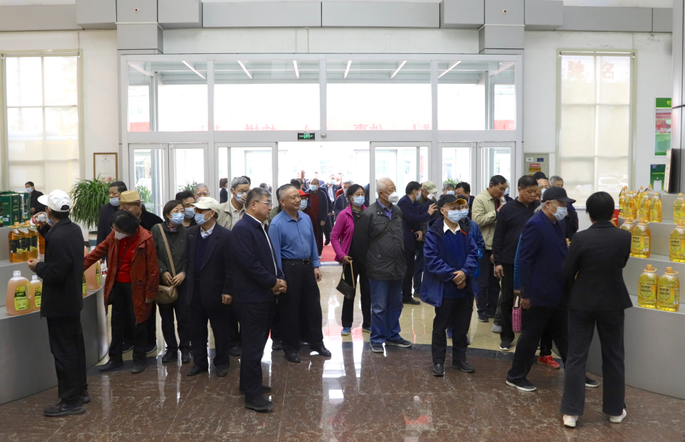 省察察院离退休老干部考查团来山东三星团体观赏考查