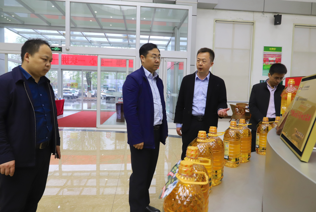 滨州市财产和信息化局副局长雷灿来山东三星团体调研