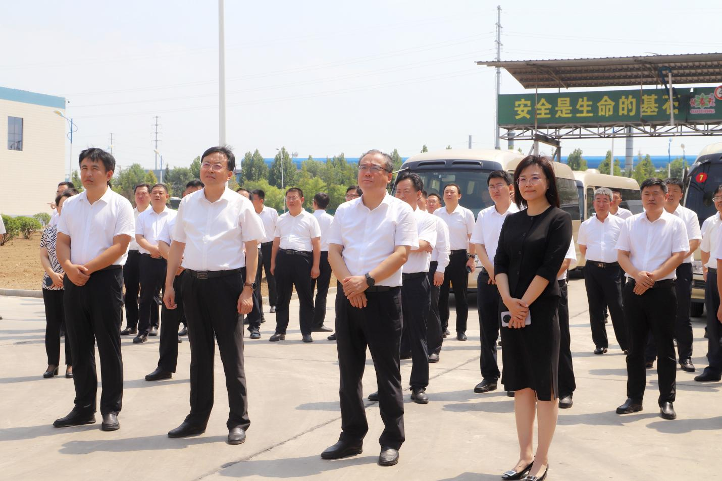 邹平市党建管辖经济社会高品质成长现场观赏会预会率领来山东三星团体观赏指点
