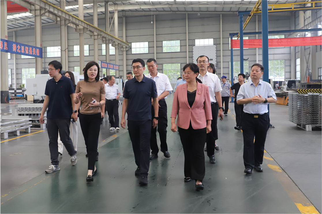 国度发改委体改司副司长蒋毅一行来山东三星团体调研指点使命
